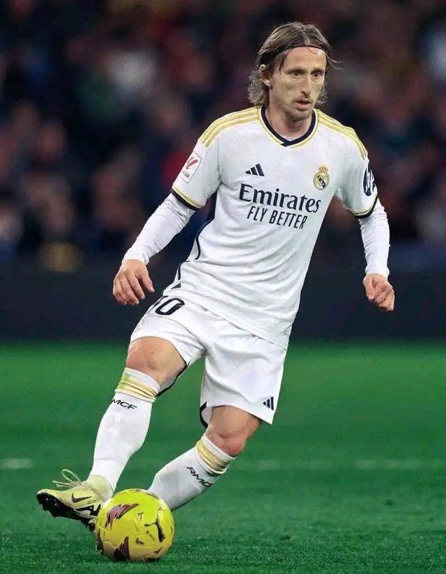 路易斯-迪亚斯本赛季19场12球6助攻，每84分钟造一球