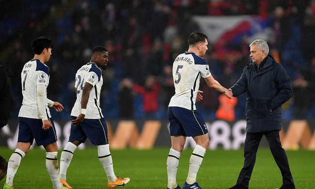 凯尔特人以138-129击败魔术，凭借高命中率和高效进攻取得关键胜利。